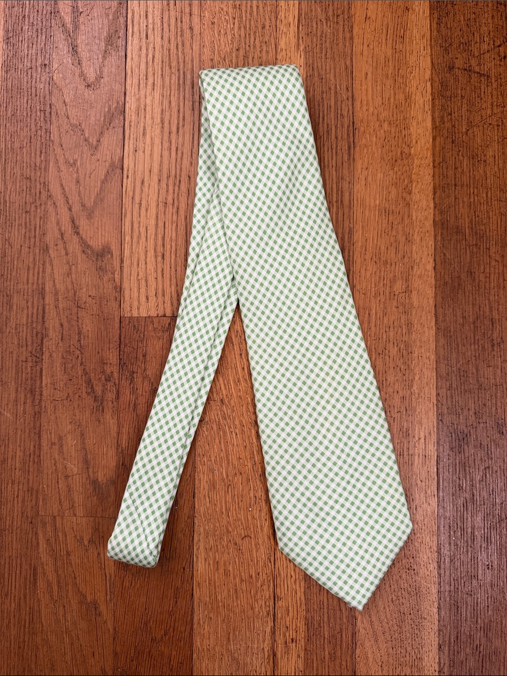 Vineyard Vines green check hand made silk neck tie.